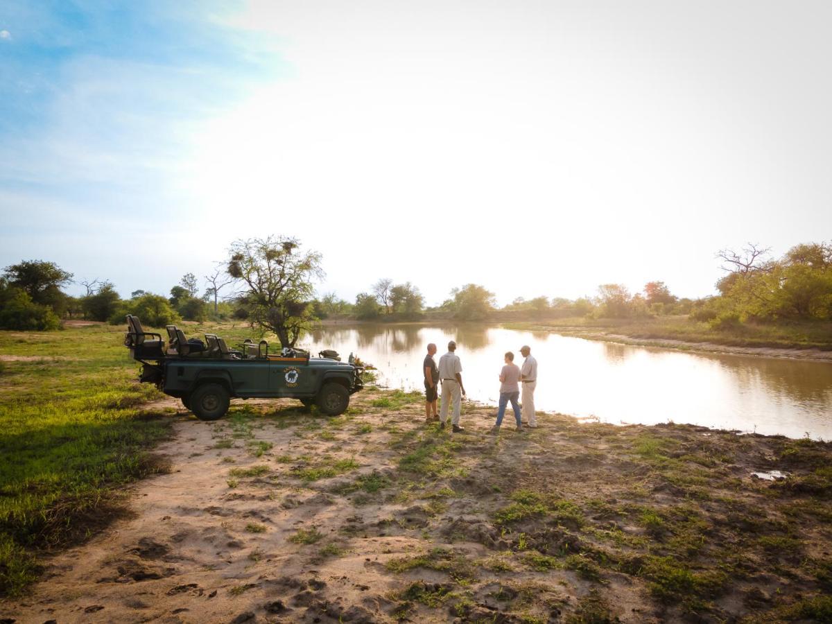 Kambaku Safari Lodge Timbavati Game Reserve Esterno foto